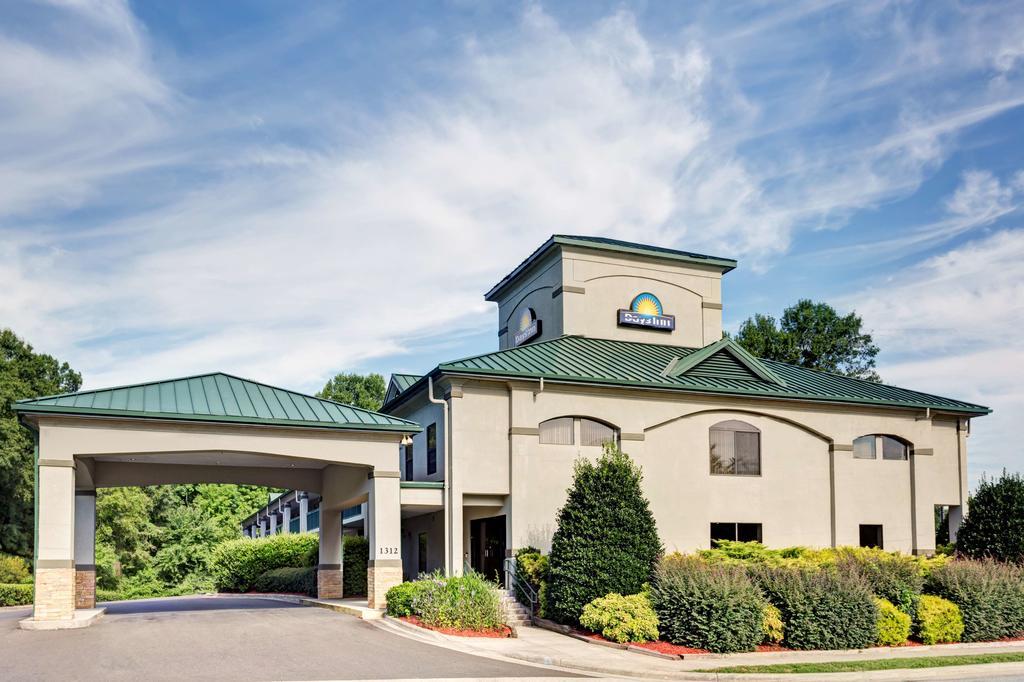 Days Inn - Chapel Hill Exteriör bild