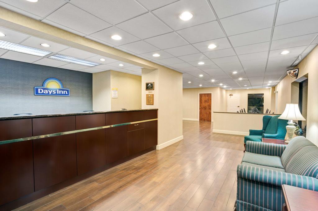 Days Inn - Chapel Hill Exteriör bild