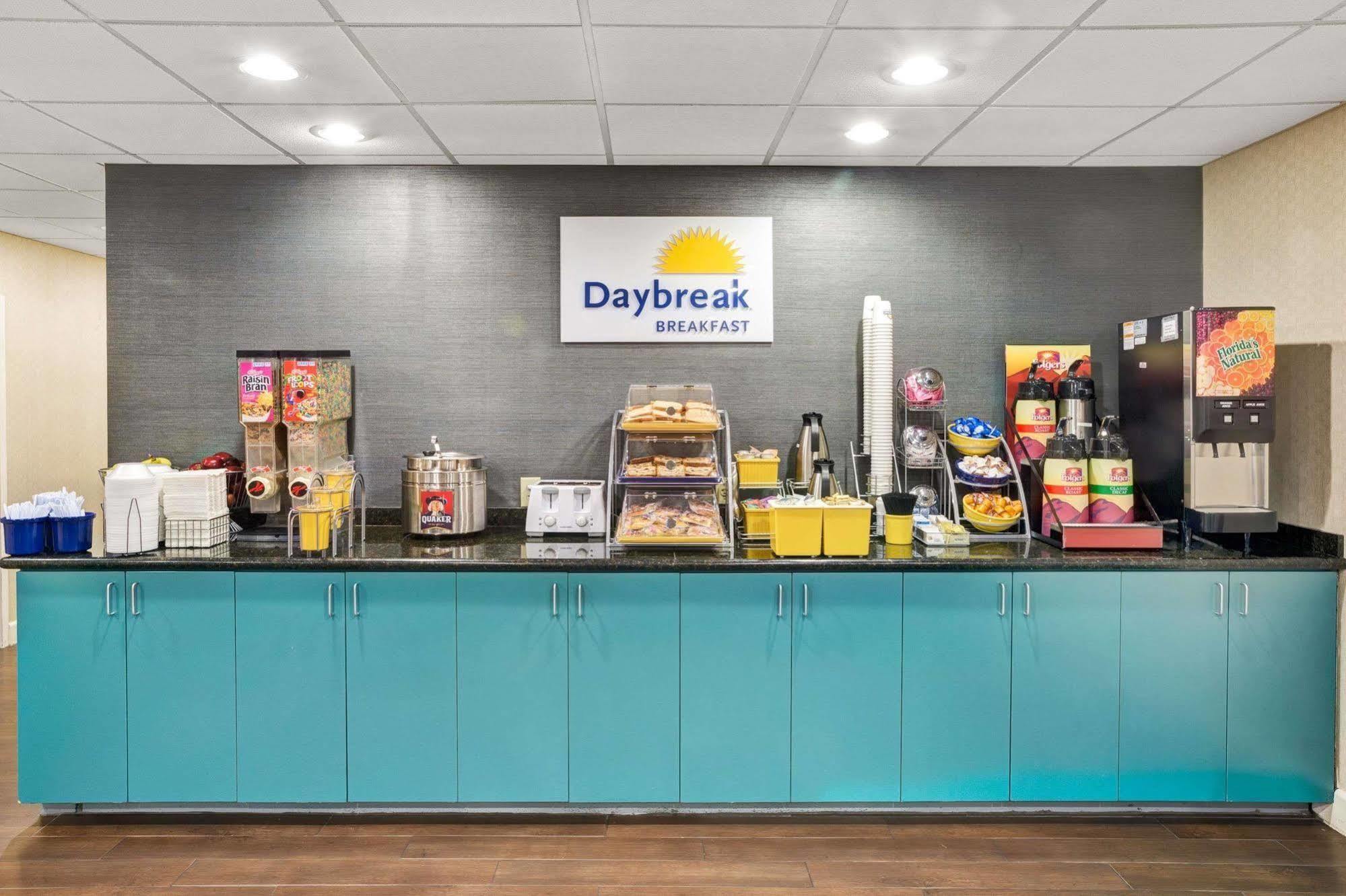 Days Inn - Chapel Hill Exteriör bild