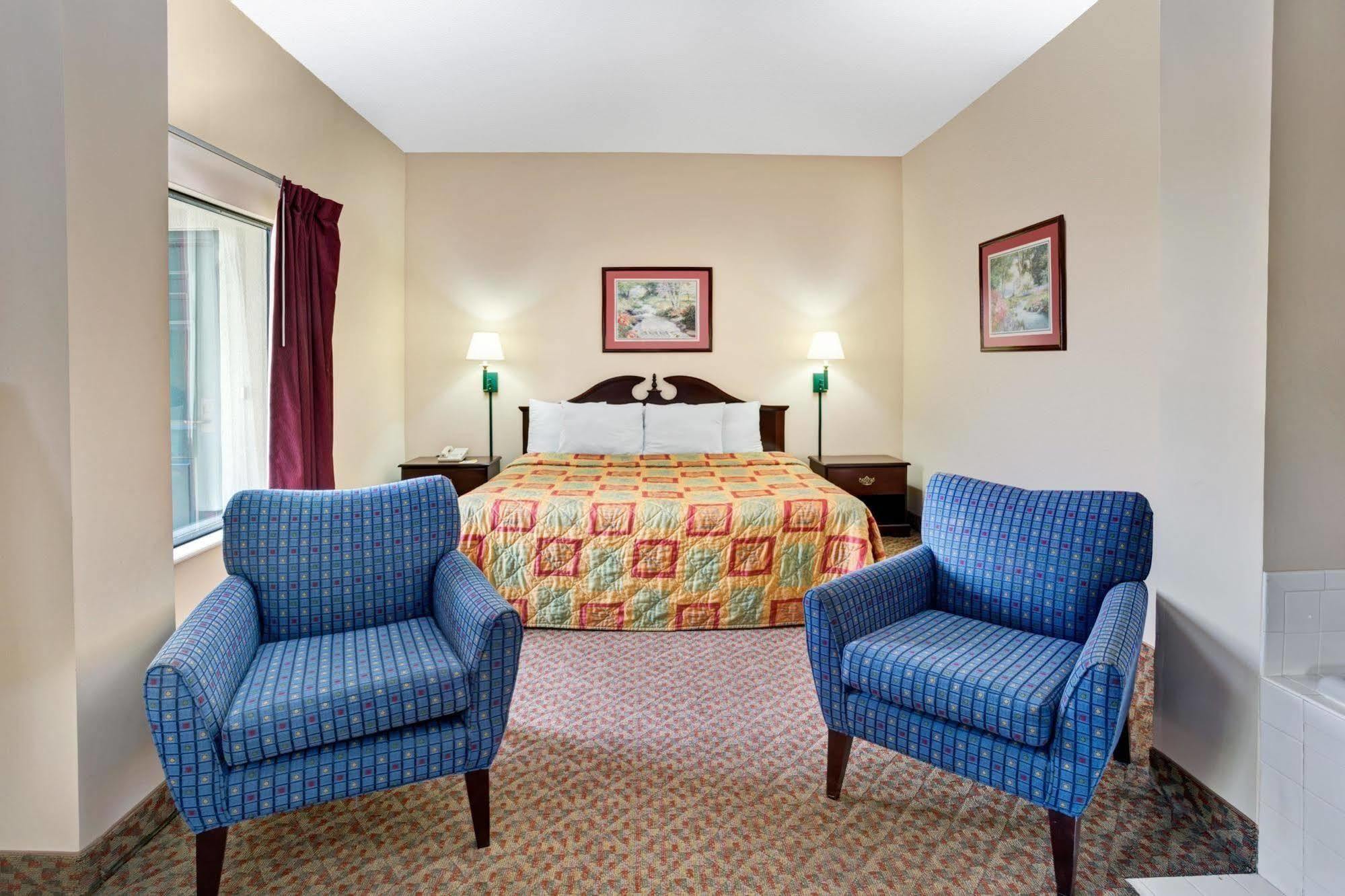 Days Inn - Chapel Hill Exteriör bild